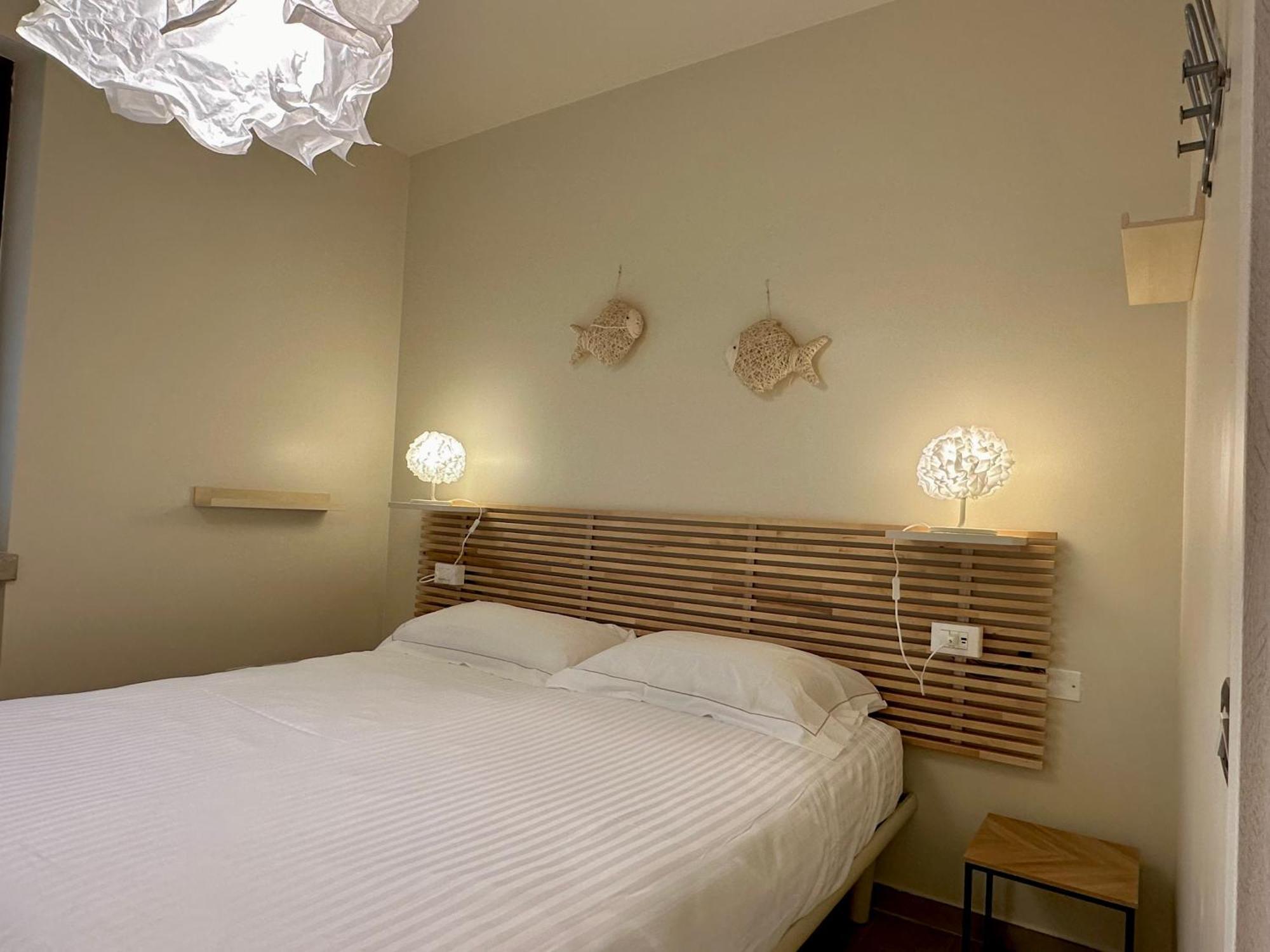 Aparthotel Lauri & Faggi Desenzano del Garda Exterior foto
